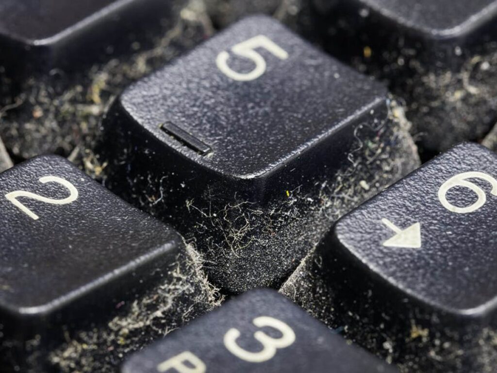 Najprljavija mjesta u uredu – čišćenje tastature i dezinfekcija radnih površina